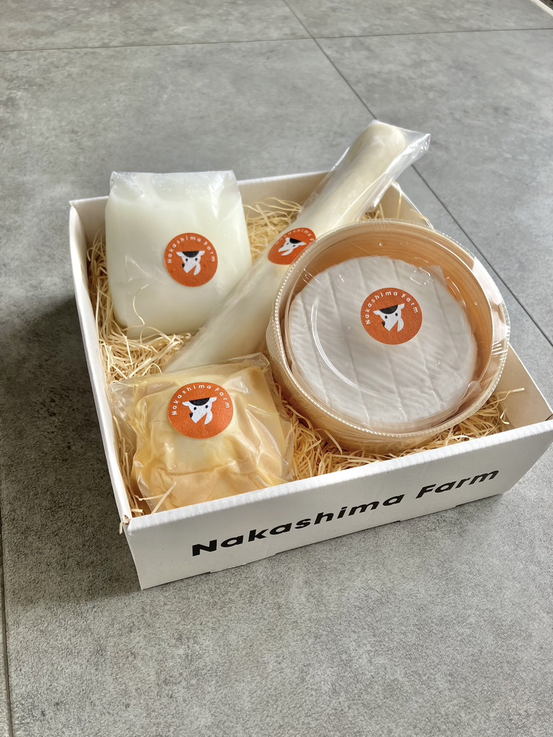 
            【セット】【ナカシマファーム】白カビチーズ入りチーズ4種セット(白カビチーズ、モッツァレラ、さけるチーズ、みそ漬けモッツァレラ)
          