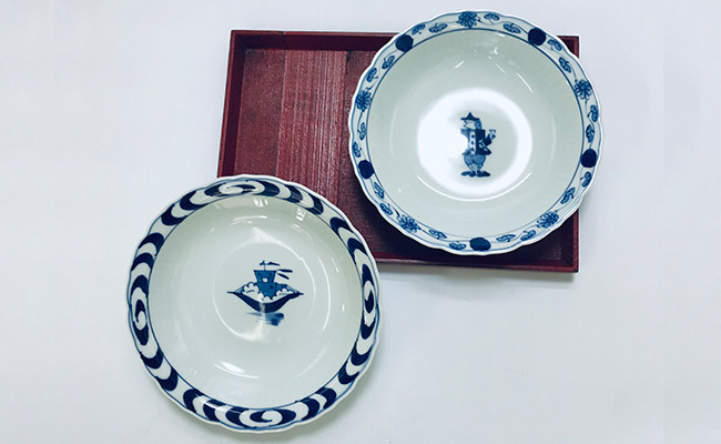 
            青花のロングセラー商品 絵変わりペア桔梗渕20cmスープ皿 小島芳栄堂 35000円 3.5万円 A35-447
          