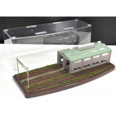 
                  鉄道模型ジオラマ展示台ケース付き 複線機関庫と3線路(TOMIX)【1598539】
                