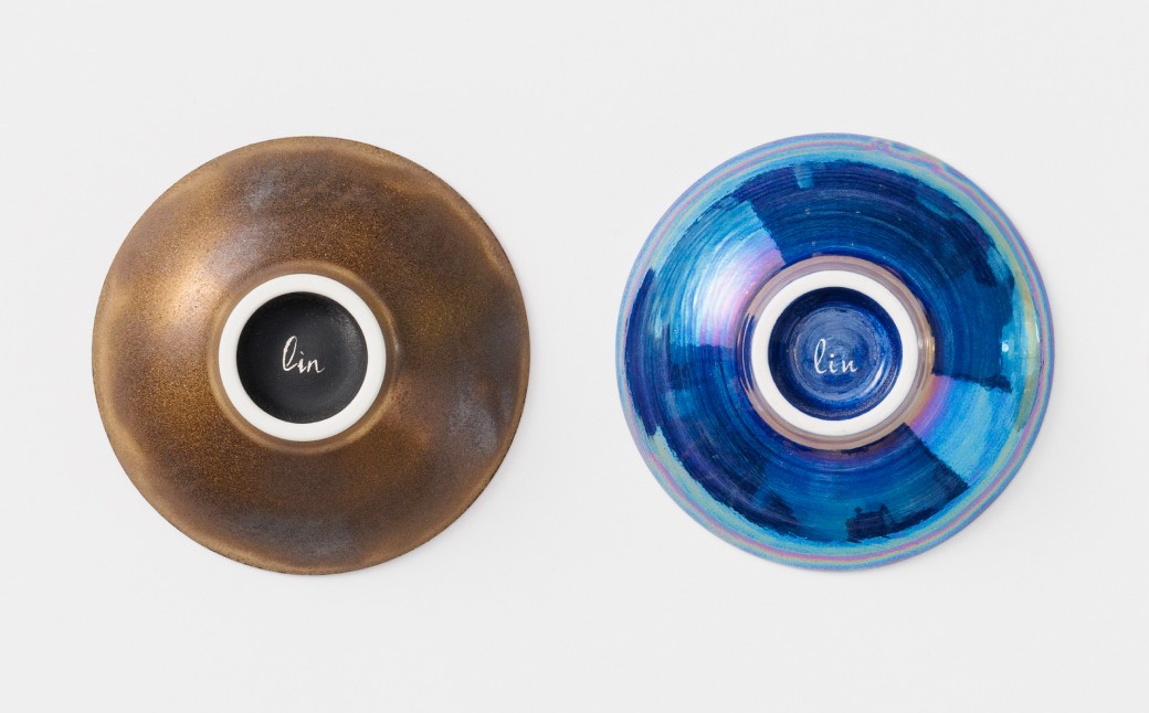 Earth（茶色）または、Blue（青）をお選びいただき、ご希望の色を応援メッセージ欄にご記載ください