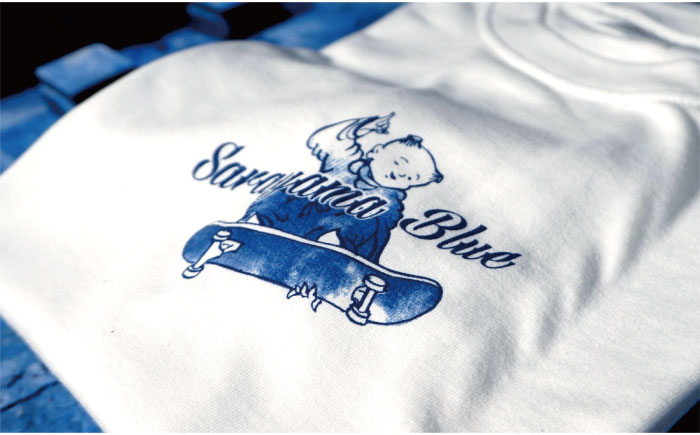 XLサイズ呉須プリントTシャツ「KARAKO」 / ファッション アパレル 衣類 衣料品 / 佐賀県 / 株式会社深海商店 [41APAB008]