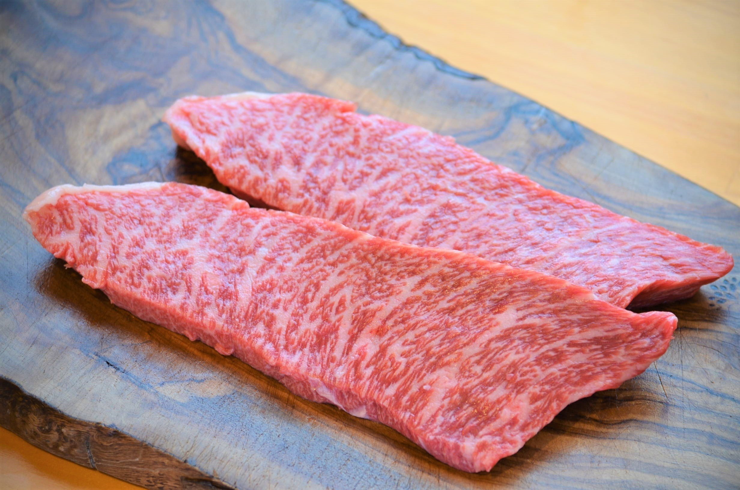 
            鳥取和牛 希少部位ステーキ「イチボ」 3枚（計400g） 
          