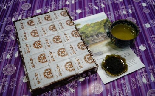 
                  堺銘菓・八百源・元祖にっき餅15個入＋松倉茶舗・お煎茶100gセット
                