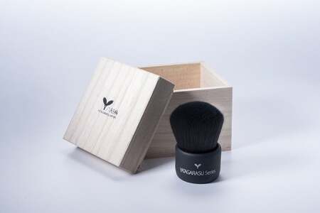 熊野市・熊野町友好都市協定締結記念コラボ】洗顔ブラシ(八咫烏シリーズ)【洗顔ブラシ 洗顔料 泡 濃密泡 敏感肌 美肌 熊野筆 伝統工芸 職人技 高級 手作り お手入れ】 17-5