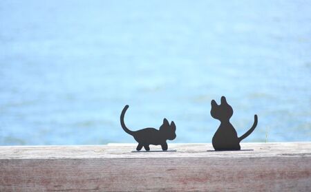 ブルーとティアラのオーナメント（A）ブルーとティアラ インテリア 置物 ガーデンオーナメント 黒猫 猫柄 猫好き 窓辺 ニッチ 可愛い 錆びない アルミ製 玄関アプローチ 猫の置物 