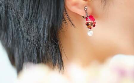 《 可愛く九谷焼を楽しむ 》 九谷焼 × 布花アクセサリー九谷花 ( KUTANIKA ) 九谷花パールイヤリング・ピアス ( ピアス / イヤリング ) 　018035