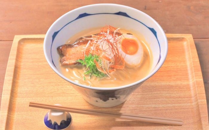 
            すっごいえび味噌ラーメン 3食セット《厚真町》【株式会社めぐみ水産】 [AXAZ009]
          