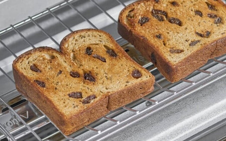 〈3ヵ月定期便〉BASE BREAD ミニ食パン・レーズン　24袋【11100-1308】