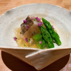 アスパラ王子が育てた自慢のアスパラ　おおもりやオリジナル　穂だけアスパラ1kg【予約受付：ご用意でき次第発送】【H-77】