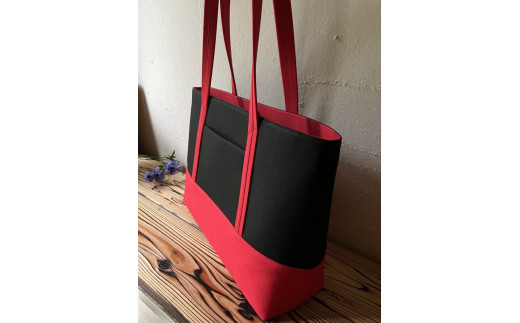 【2026年6月上旬発送開始】【 AKIRA オリジナル】【マツコの知らない世界 で紹介されました！】 大きなトートバッグ メンズショルダータイプ 黒帆布×赤色帆布 A4対応 大きい 大容量 軽量 軽