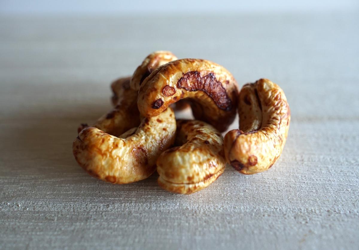 【ANA限定】YASUKE NUTS！（100g）と燻製ピスタチオ（35g）【DE06W