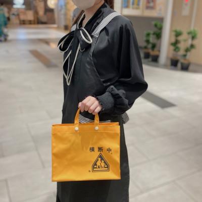 ふるさと納税 静岡市 横断バッグ ランチバッグ&カード入れ (オレンジ) |  | 01