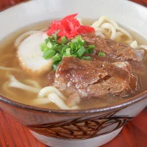 【創業40年以上の名店】そば処きくや 沖縄そば5食セット(三枚肉3食・軟骨ソーキ2食)【配送不可地域：離島】【1690917】