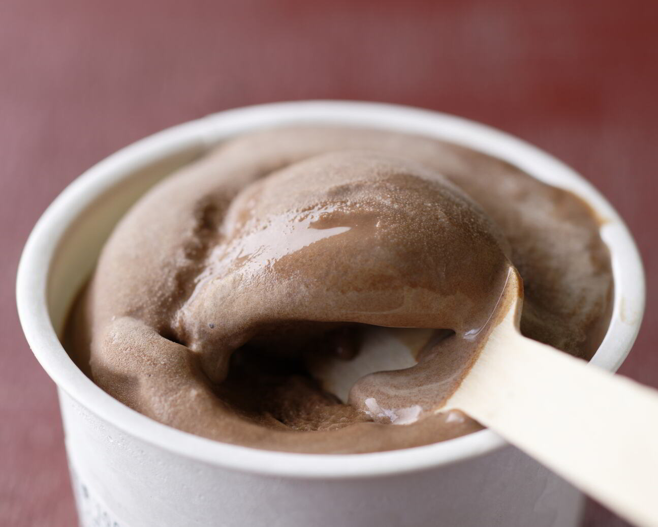 ひらかわ牧場のしぼりたて生乳で作ったアイスクリーム【2Lパック・チョコ】_イメージ2