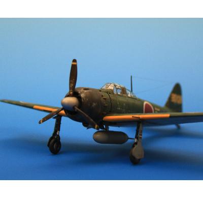 ふるさと納税 鞍手町 世界に誇る日本の名機　零式艦上戦闘機(スケールモデル完成品)