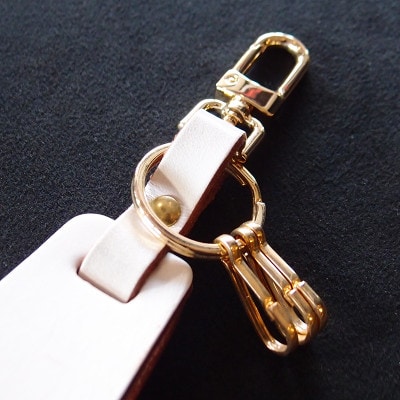 Roughtail leather works【 レザーチャームキーホルダー】ホワイト【1498035】