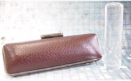 女性におすすめ　印鑑13.5mm「水晶」イタリアンレザ印鑑ケース付 [5839-1382]　 イタリアンレザー印鑑ケース：紺色