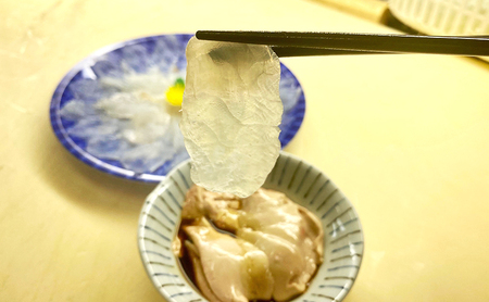 先行予約 かわはぎ 薄づくり ＆ 生肝 計300g 2～3人前 10月～4月配送 淡路島 由良産 カワハギ ウマヅラハギ 魚 魚介 海鮮 鮮魚  刺身 つまみ 酒の肴 洲本市 お届け：2026年10月