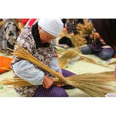 ふるさと納税 岩手町 手づくりほうき 【はきはき美人 小】掃除用品 日用品 室内 |  | 02