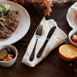 96【KURO】黒染めカトラリーディナーセットつやつや スプーン フォーク ナイフ ステンレス製 燕三条製 新生活 ギフト 一人暮らし おしゃれ キッチン ごちそう おもてなし【019S117】