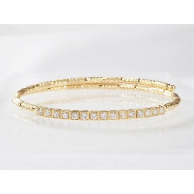 ふるさと納税 甲府市 K18YG 0.50ct ダイヤモンド形状記憶バングルP3116 |  | 01