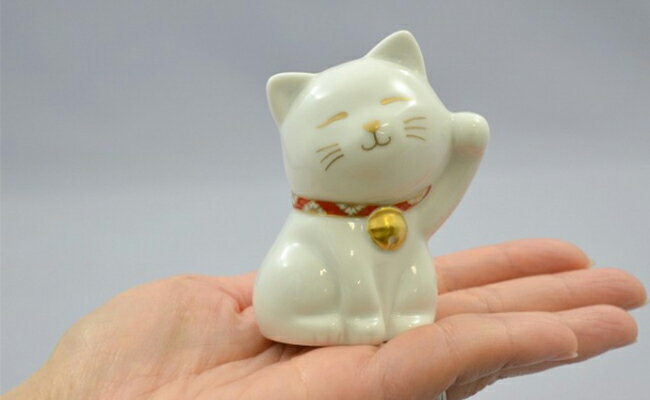【ふるさと納税】有田焼 香蘭社 招き猫・置物 縁起物 インテリア 招福 猫 福 まねきねこ ab020