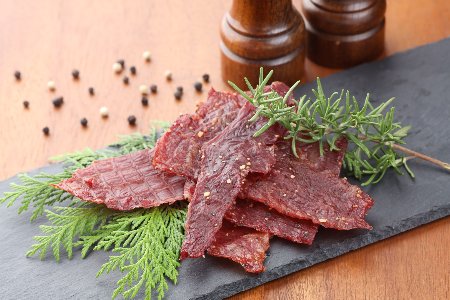 【隔月定期便 6回】飛騨味職人「おさだ食品 定期便」（飛騨牛ローストビーフ＆飛騨牛干し肉）牛肉 飛騨牛 贈答 ギフト 隔月配送 セット【57-D】