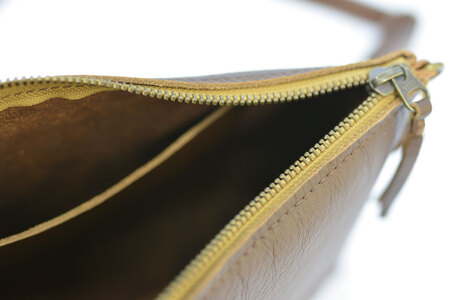 益子の革工房maharoのショルダーポーチ（L）キャメルブラウン｜栃木県 益子町 ふるさと納税 ショルダーポーチ 牛革 手作り (AX107-1)