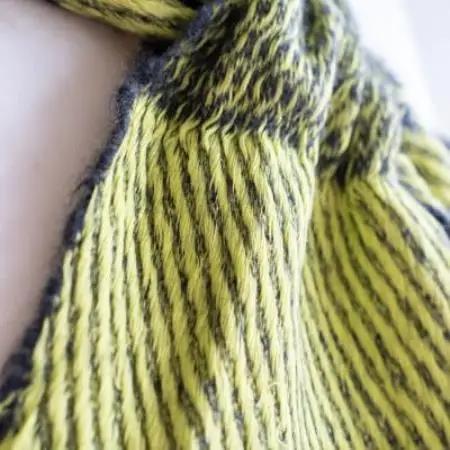 ネオンプチマフラー(ネオンイエロー×チャコールグレー)カラビナ付きポーチセット【京都府与謝野町】【1737254】