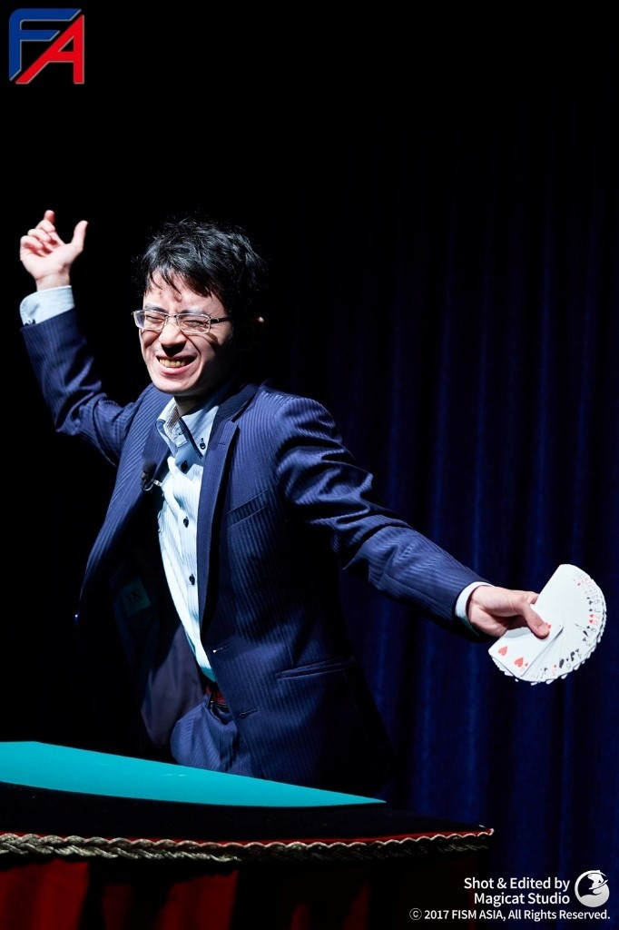 
マジックの日本チャンピオンによるワンオフマジックショー！
