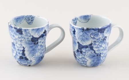 〈玉峰窯〉葡萄絵マグカップペア