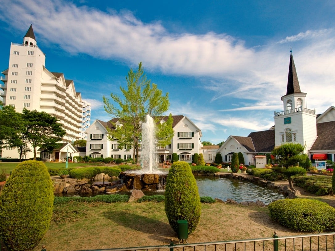 
ホテルグリーンプラザ東条湖 1泊2食付き ペア 宿泊招待券（平日限定）[ 宿泊券 旅行 兵庫県 加東市 ]
