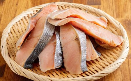 【先行予約】網走産【訳あり】秋鮭切身 骨なし  3kg（2025年10月以降発送）　ABBI002