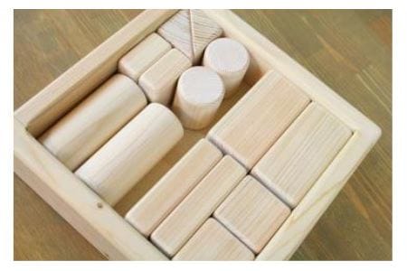 木箱付き・ヒノキの積み木（無垢） NB15
