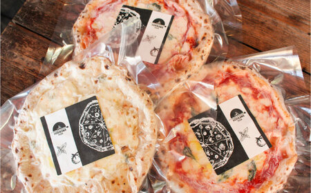 【 ナポリピッツァ専門店 が作る 薪窯焼き 冷凍 ピッツァ セット 】王道 マルゲリータ ×2枚、贅沢 4種 の チーズ (はちみつ付)×1枚【株式会社CAROTA】[BHBV012]