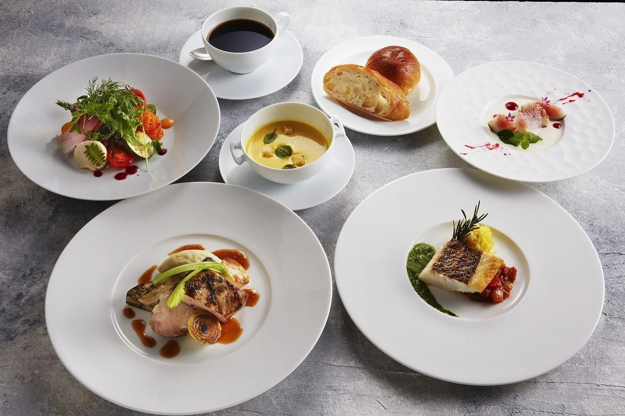 
ディナーチケット 〈JWマリオット・ホテル奈良〉 ペアディナー券（オールデイダイニングでの洋食５コース） 関西圏で使えるお食事券 奈良県 奈良市 T-35
