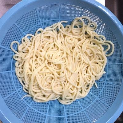 ふるさと納税 三豊市 上杉生うどん20袋入り(300g×20) |  | 01