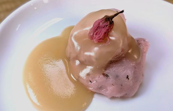 【2026年2月中旬以降発送】老舗餅屋が作る桜のお餅と桜花塩漬付12個＆白餡200g×3個セット【香料不使用】 020C331