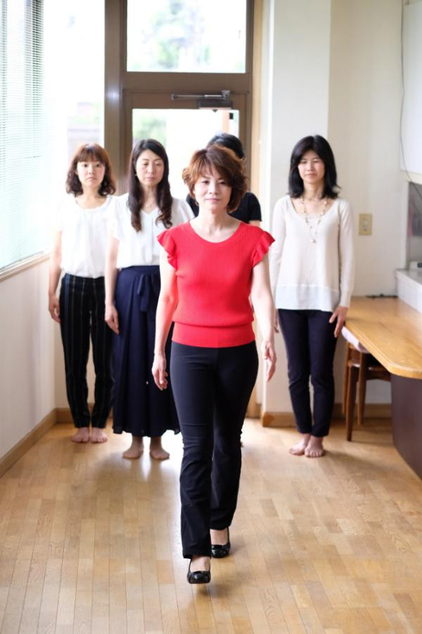 
30秒でポッコリお腹を凹ますミラクル体感レッスン
