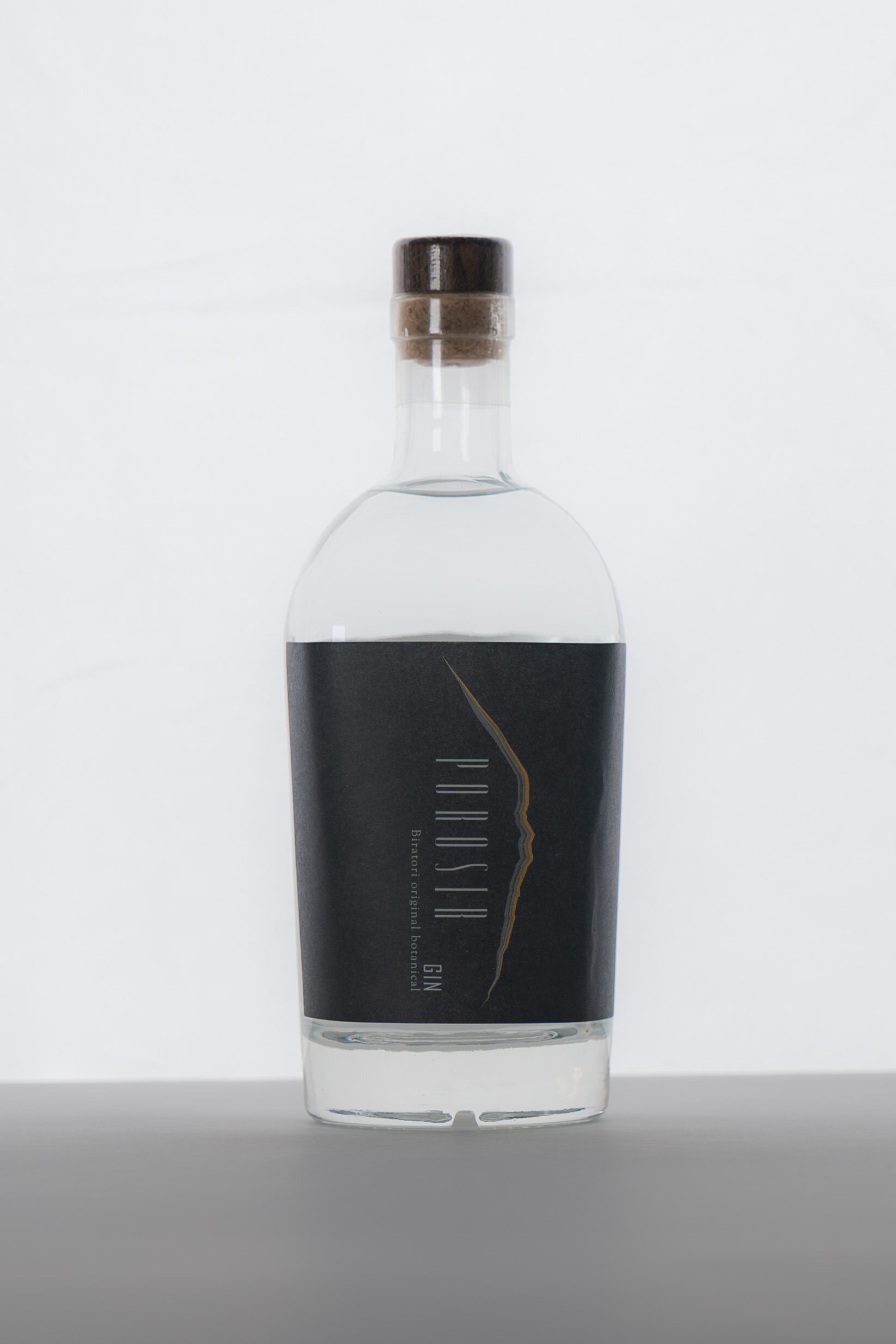 【ふるさと納税】クラフトジンPOROSIR 500ml【ふるさと納税 人気 おすすめ ランキング 酒 お酒 ご当地 ジン クラフトジン 贈り物 ギフト 幌尻岳 北海道 平取町 送料無料】 BRTQ013