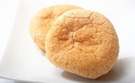 胡桃の醍醐味（チーズケーキ）とほのか（ブッセ）のセット 8個入り【御菓子処花岡】