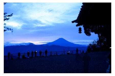 囲炉裏付き古民家「月夜見山荘」に泊まり、登山ガイドと霊峰・七面山に登ろう！（宿泊体験チケット2名様分）