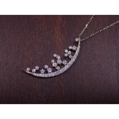 ふるさと納税 中央市 K18イエローゴールド月モチーフダイヤモンドネックレス |  | 01