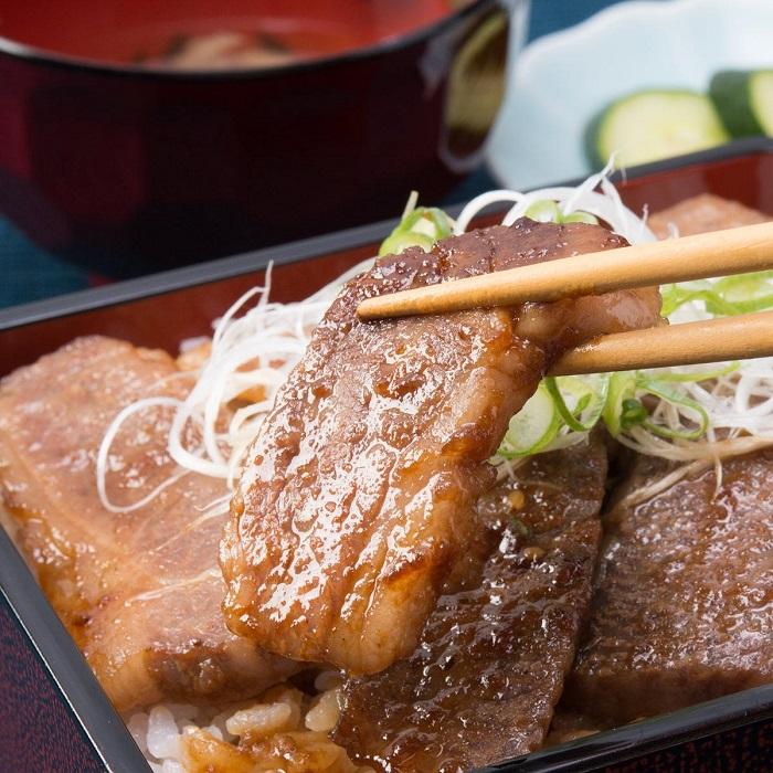 神戸牛 焼肉 4点盛り　300g（専用仕切り箱）　KB001