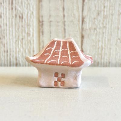 ふるさと納税 与那原町 【やちむん・焼き物】ミンサー柄入り陶器 赤瓦屋根オブジェ |  | 02