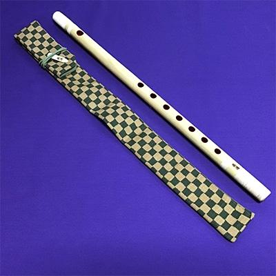 ふるさと納税 甘楽町 篠笛楽遂　古典調四笨調子　天地彫込み籐巻仕上げ、笛袋と篠製こはぜ付。