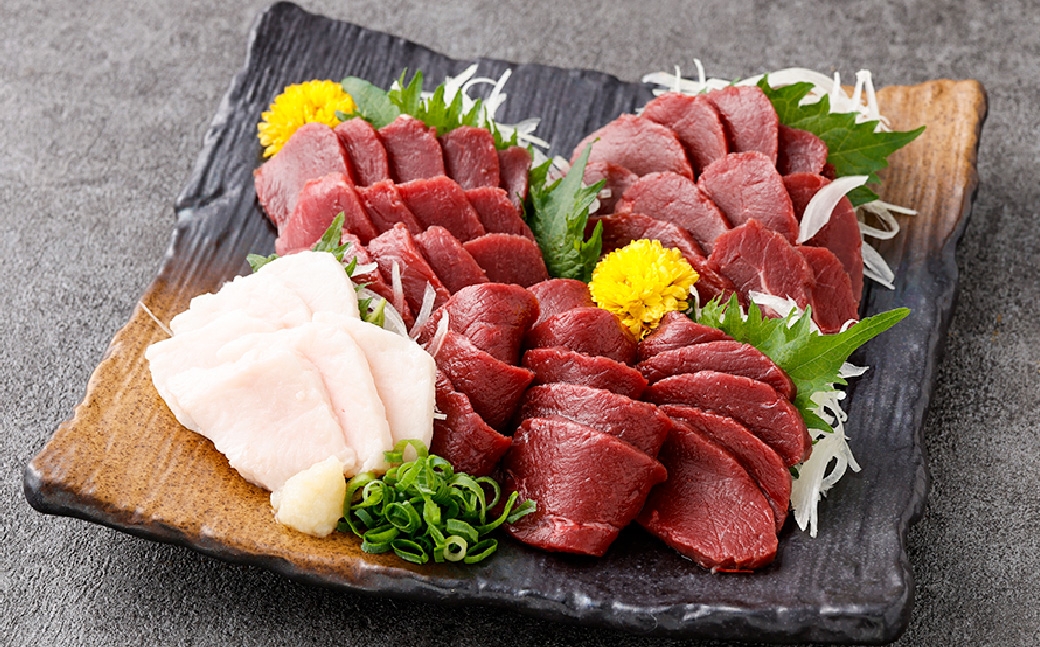 国産 紅白 （ 赤身 ・ コウネ ） 馬刺し 約850g 馬刺し用醤油ミニボトル付き