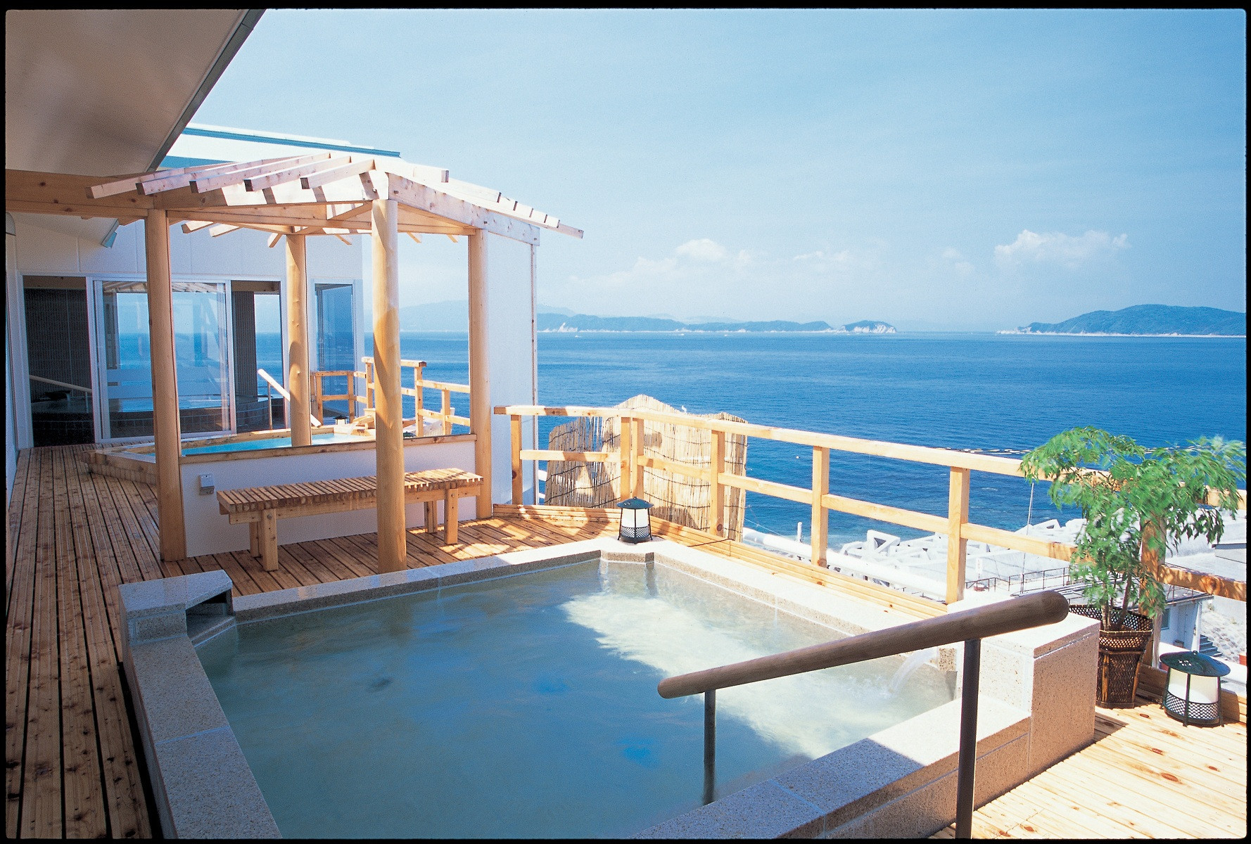 【加太淡嶋温泉大阪屋ひいなの湯】ペア日帰り 入浴券 ≪昼食（和定食）付≫