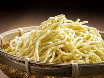 旨味と辛味が絶妙な「激カラ! つけ麺」420g(2食入り)×9個＜計18人前＞ 中太ストレート麺_北海道で人気 ラーメン 細麺 釧路ラーメン 冷蔵 配送時期が選べる 配送 指定 配送日 選べる スピー