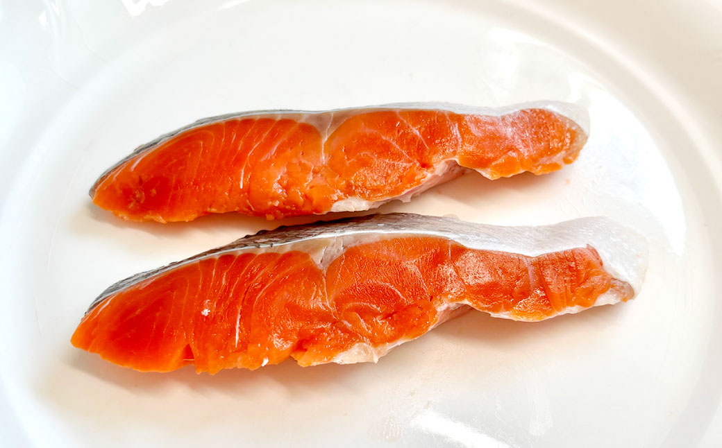紅鮭10切れ×トキシラズ10切れ 計1.6kg 食べ比べセット 各2切れ 小分け 2種 時知らず 幻の鮭 天然鮭 ご飯のお供 贈り物 季節のギフト 個包装 サーモン しゃけ シャケ さけ サケ F4F